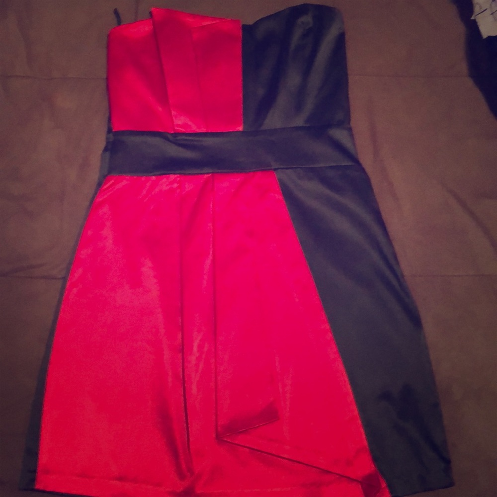 Sexy strapless party dress (worn once)